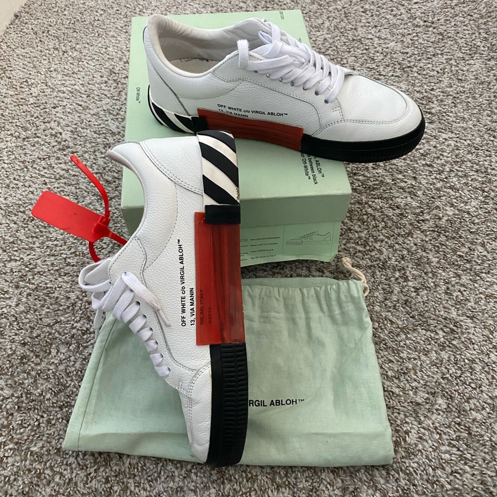 Off-White Low Vulcanized Sneaker- Men’s